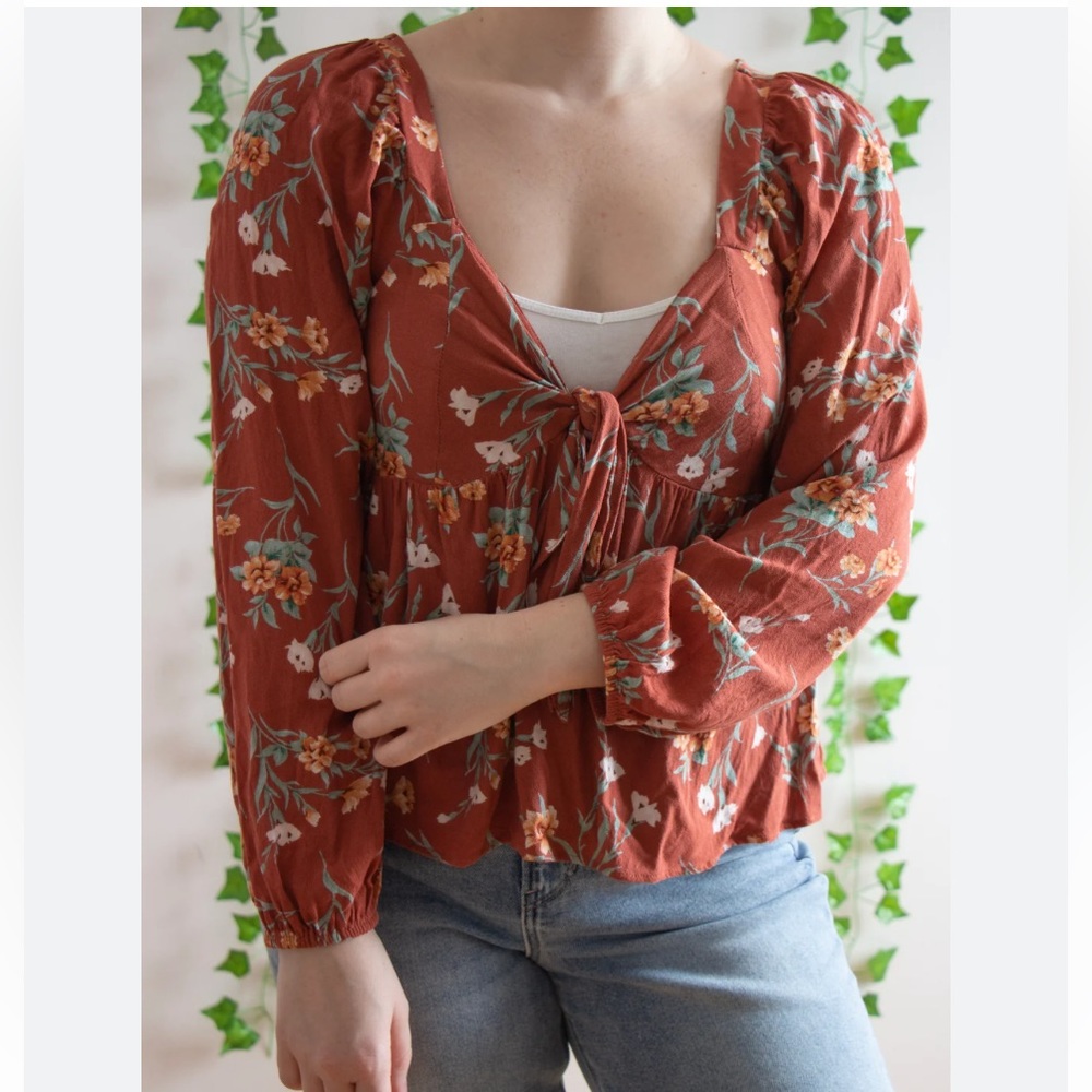 AMERICAN EAGLE Rust Colored Floral Tie Front Crop Top - Picture 3 of 10
